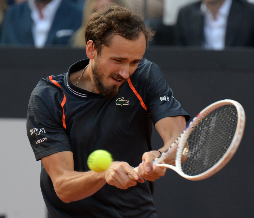 英国网球队绝杀世界网球队，梅德韦杰夫打破历史纪录