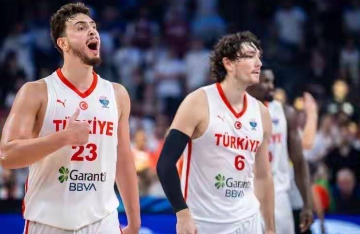 加拿大男篮血洗法国男篮，特雷杨一己之力扛起全队