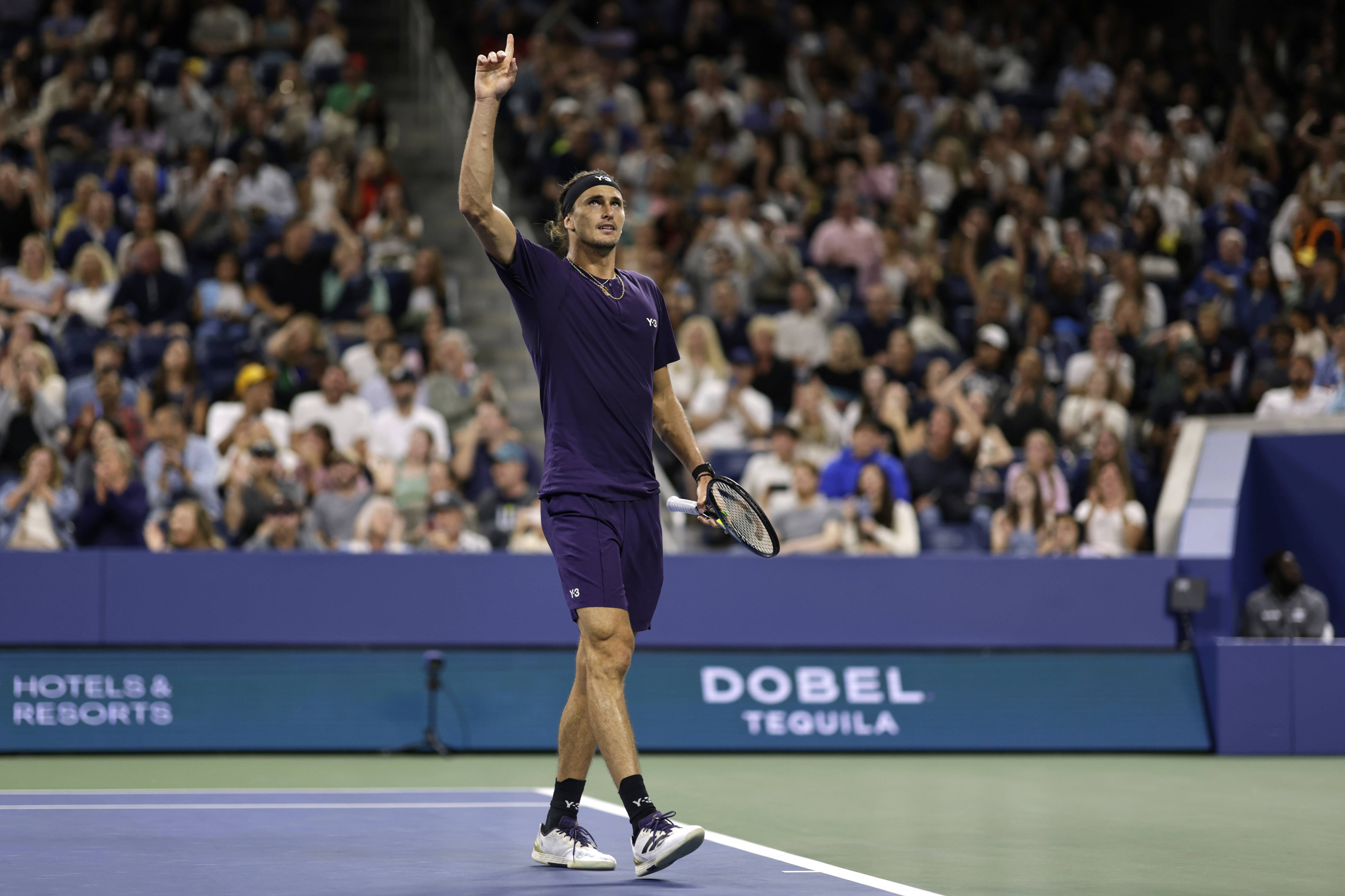 美国网球队横扫世界网球队，兹维列夫关键制胜的简单介绍