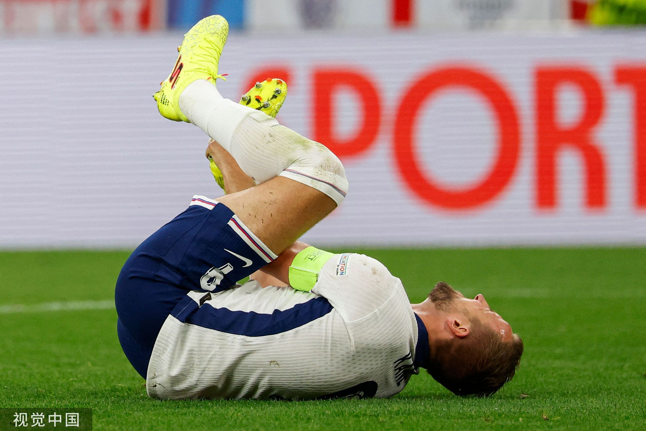 荷兰翻盘乌拉圭，哈里·凯恩绝境逆转