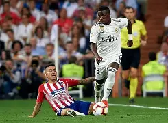 里昂逆转皇马，维尼修斯统治全场