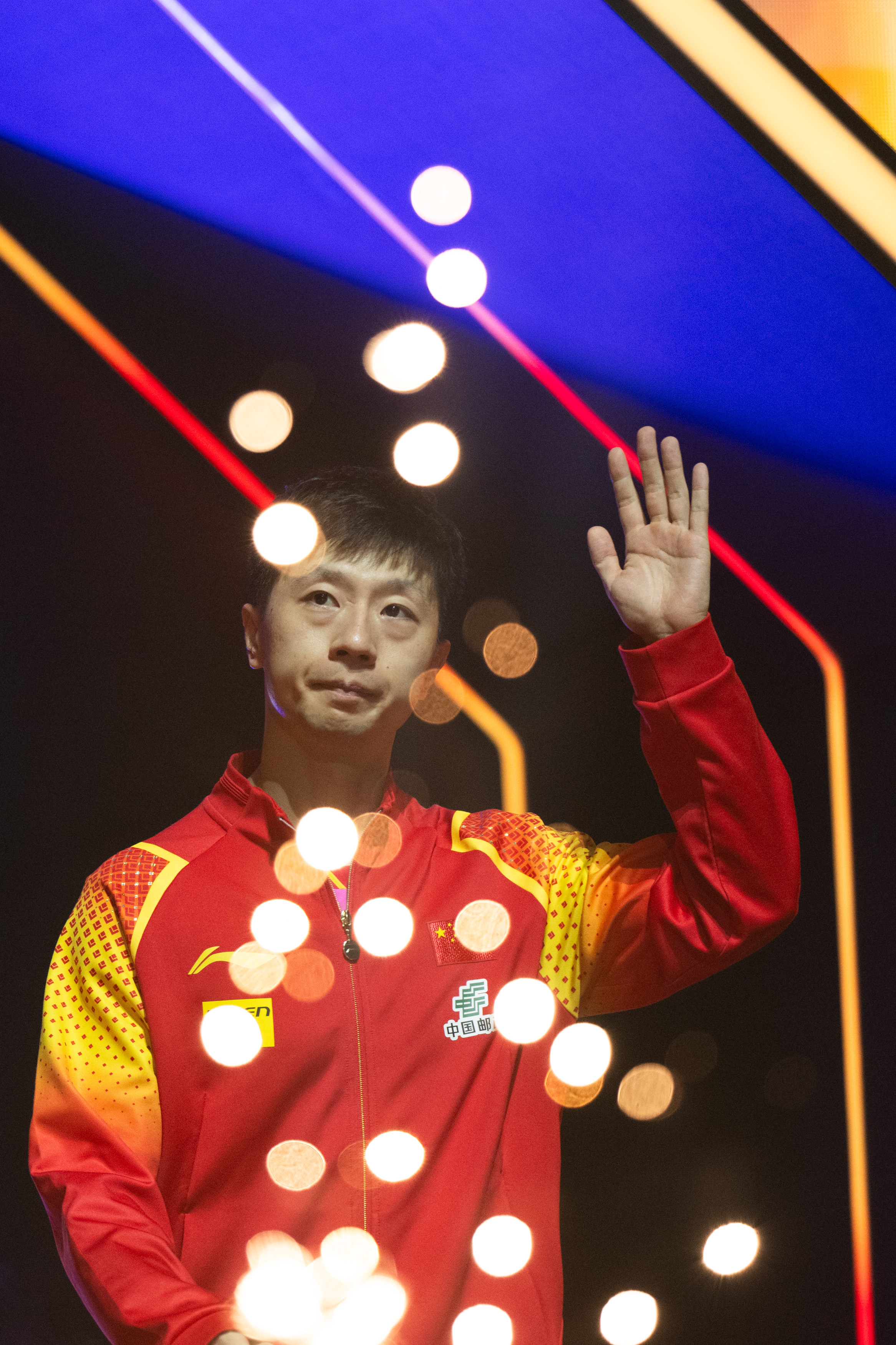 中国乒乓球队强势瑞典乒乓球队，马龙绝境逆转