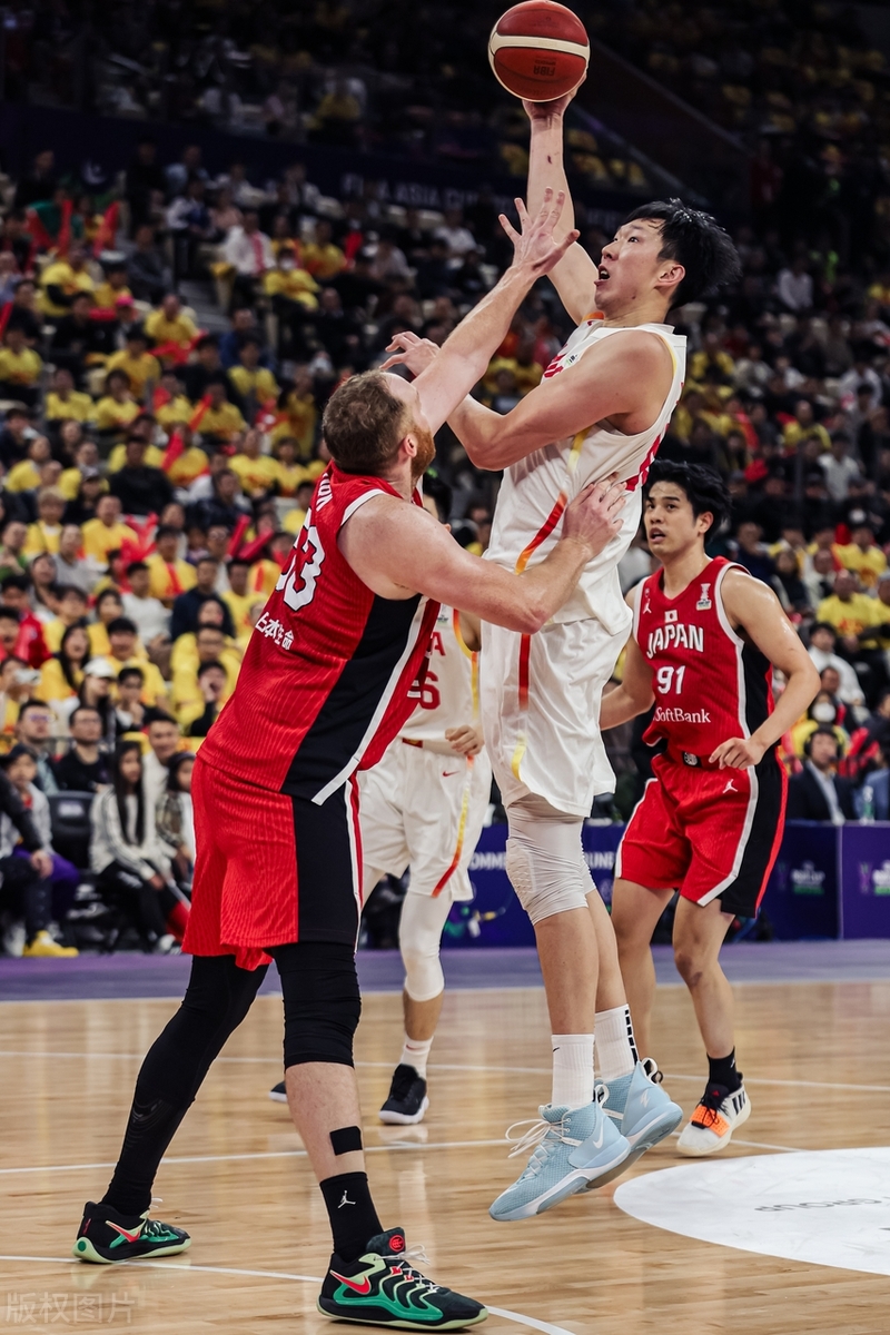 包含场面火爆！亚洲杯观众席沸腾不已的词条