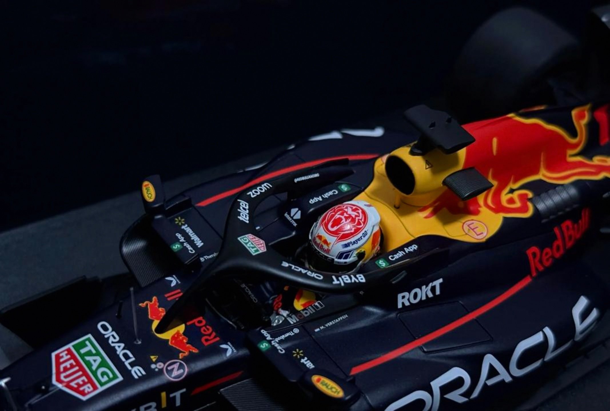 梅赛德斯鏖战法拉利，拉塞尔点燃赛场