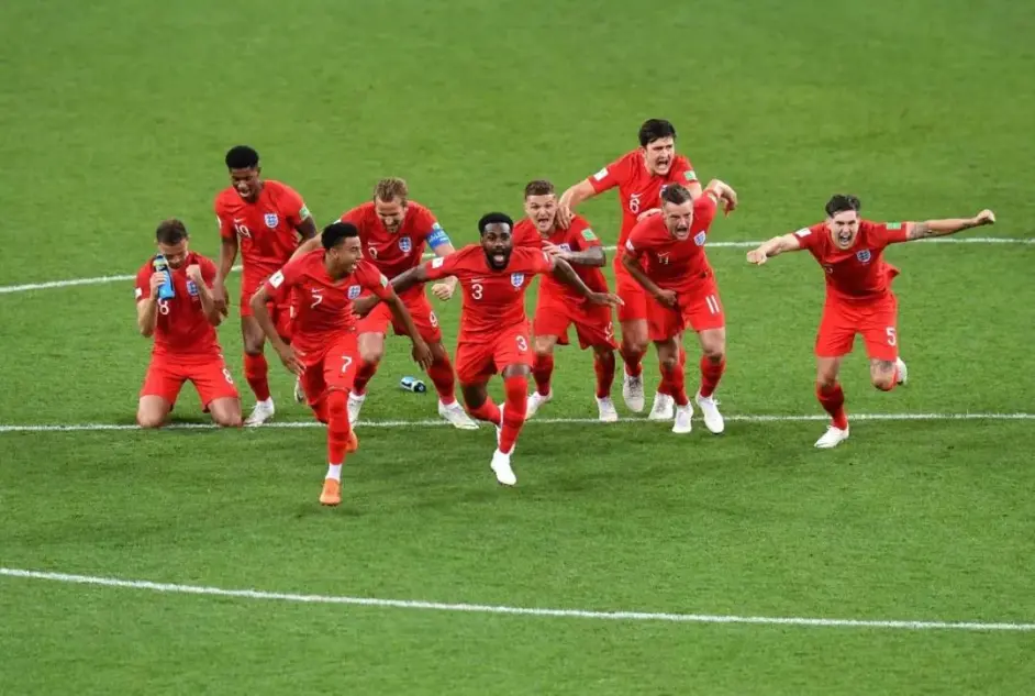 英格兰队逆转瑞典队，奥恰洛夫统治全场