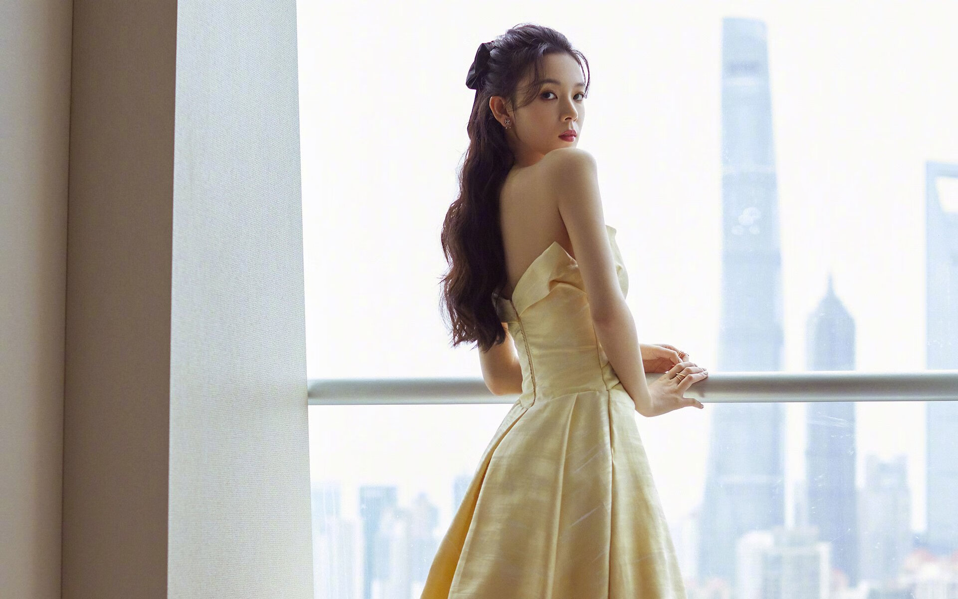 平行宇宙,雄鹿野蛮生长,黄蜂篡改剧本