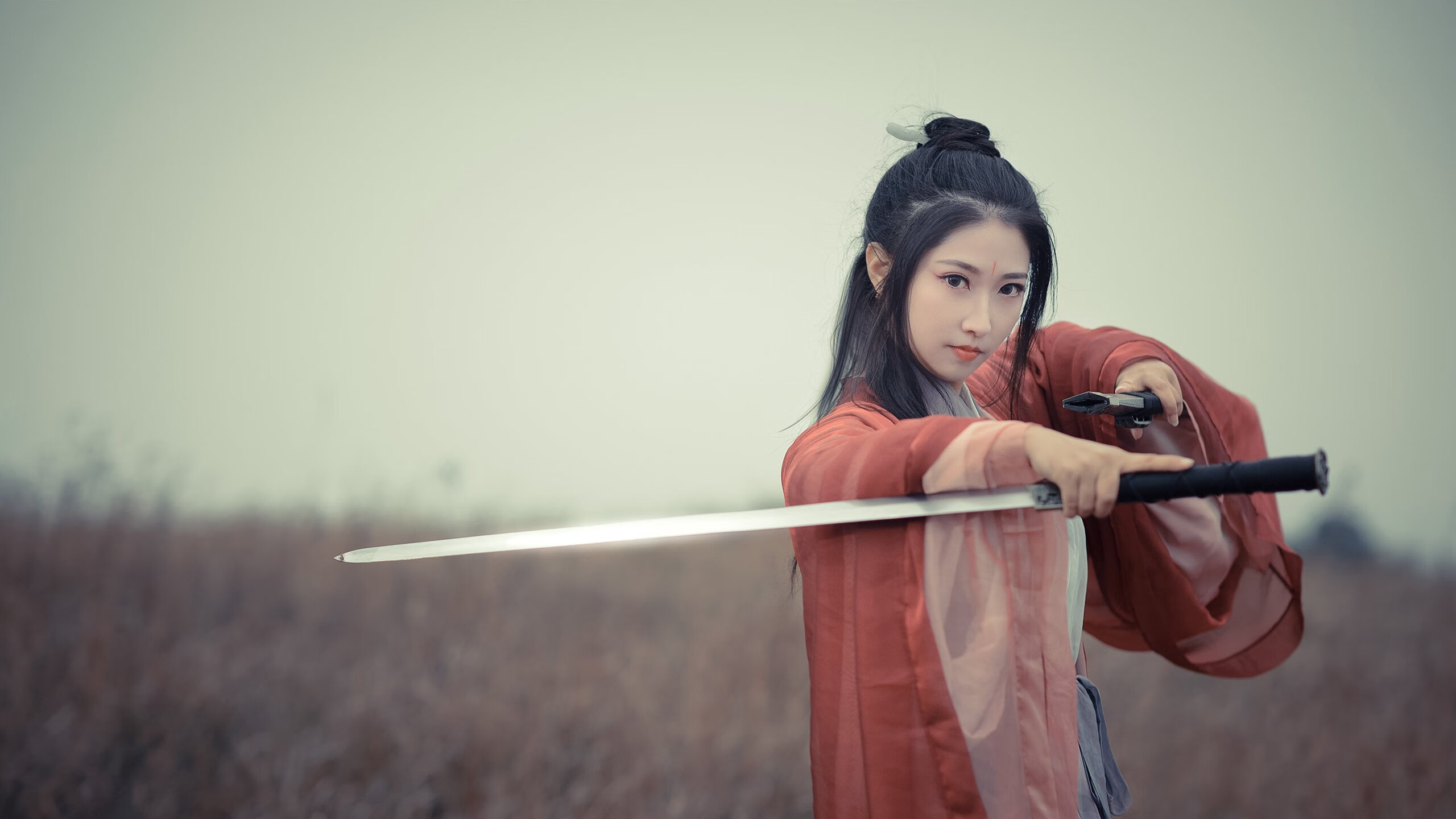 看到这个关键词组合,我的第一反应是,这似乎是一个记忆偏差或平行时空的有趣命题。托马斯·穆勒从未效力AC米兰,而击败英格兰也更像是国家队层面的叙事